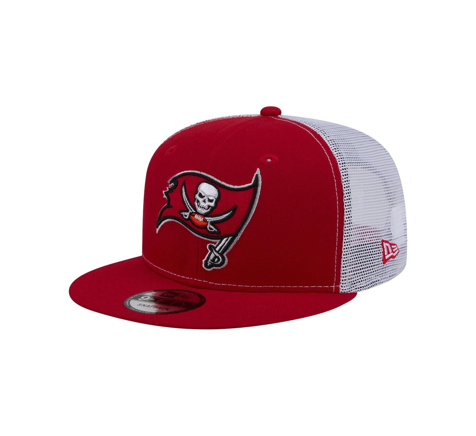 New Era Men's Red Tampa Bay Buccaneers Core Team 9FIFTY Trucker Snapback Hat