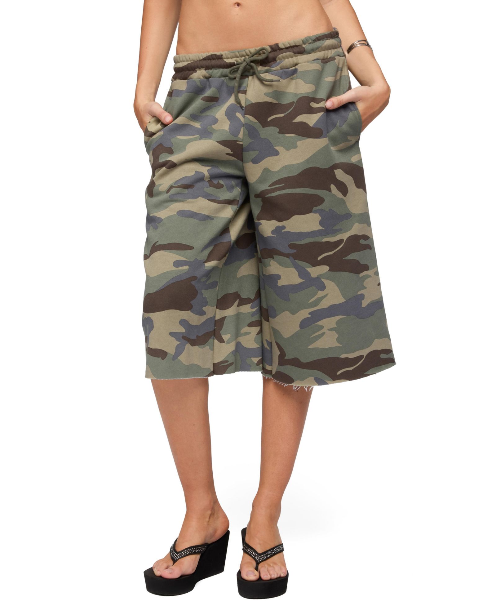 Edikted Women's Amika Oversized Bermuda Shorts