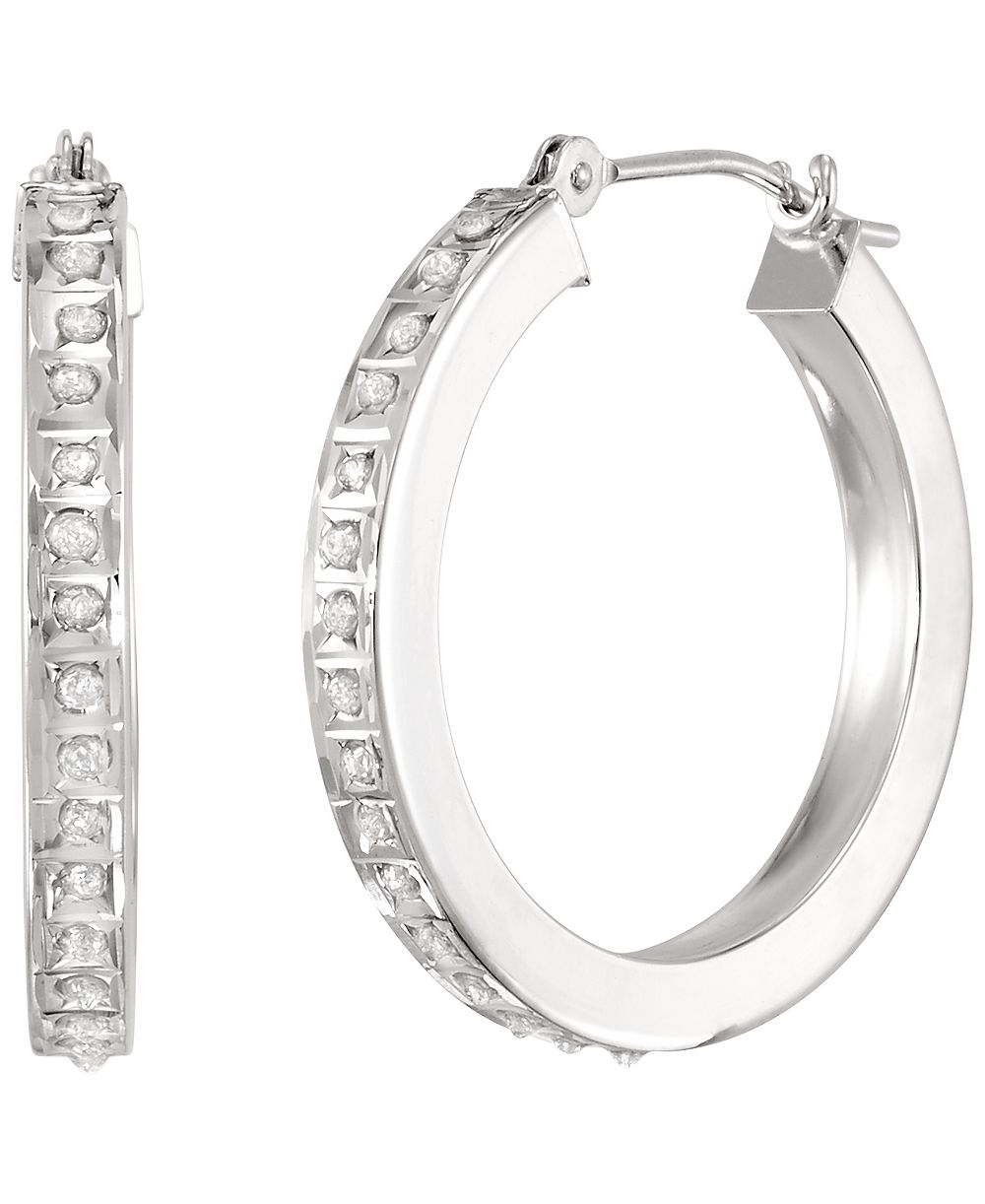 Macy's Серьги-кольца с круглыми бриллиантами (0,01 карата суммарно) из белого золота 10k