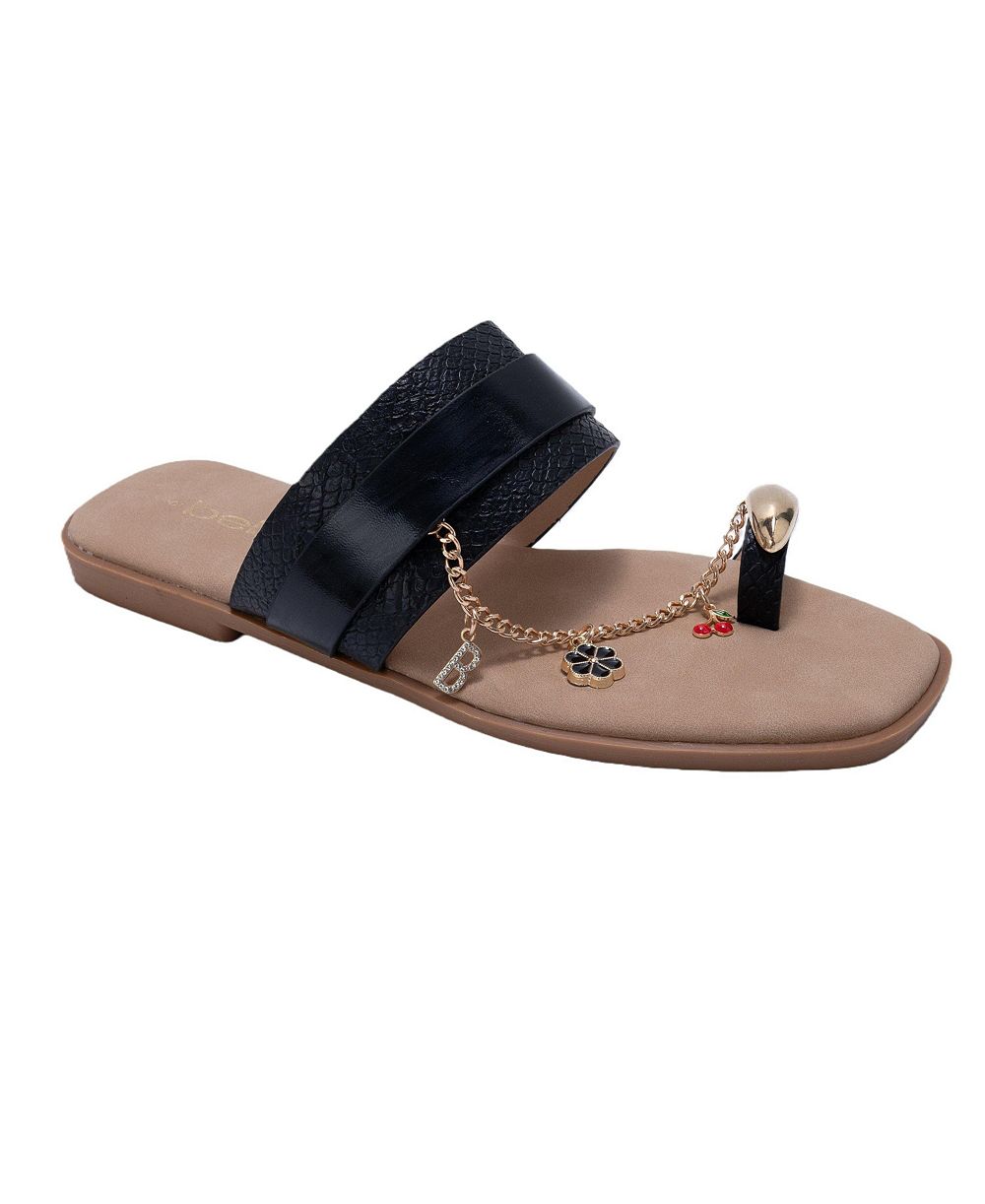bebe Women s Thong Sandals with Charm Chain Detail Flat Slip-On Summer Sandals