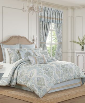 J Queen New York Pasadena Floral 4-Piece Comforter Set, King