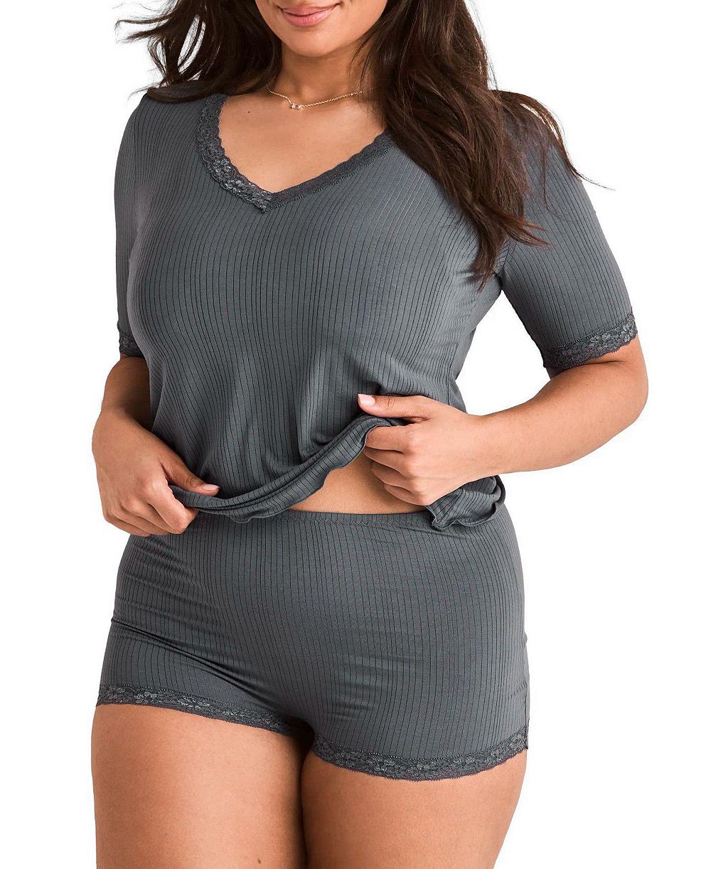 Adore Me Plus Size Roxie T-shirt and Hot Short PJ Set