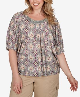 Трикотажный топ Ruby Rd. Plus Size Desert Geo Print Lace Trim