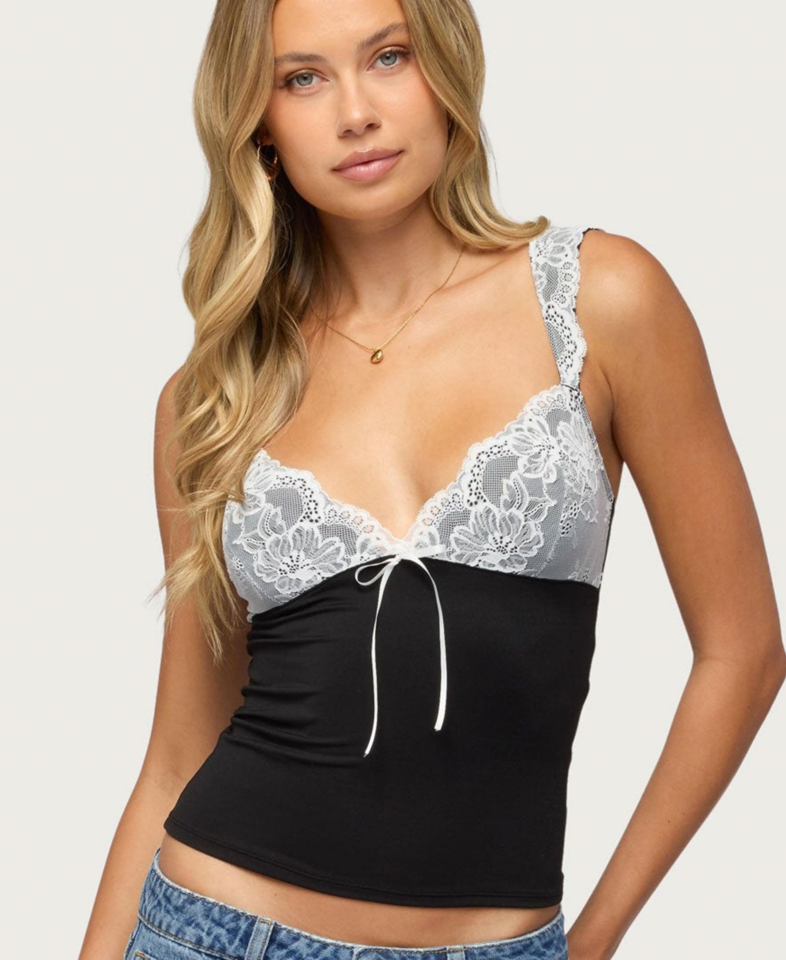 Женский топ Edikted Troya Contrast Lacey