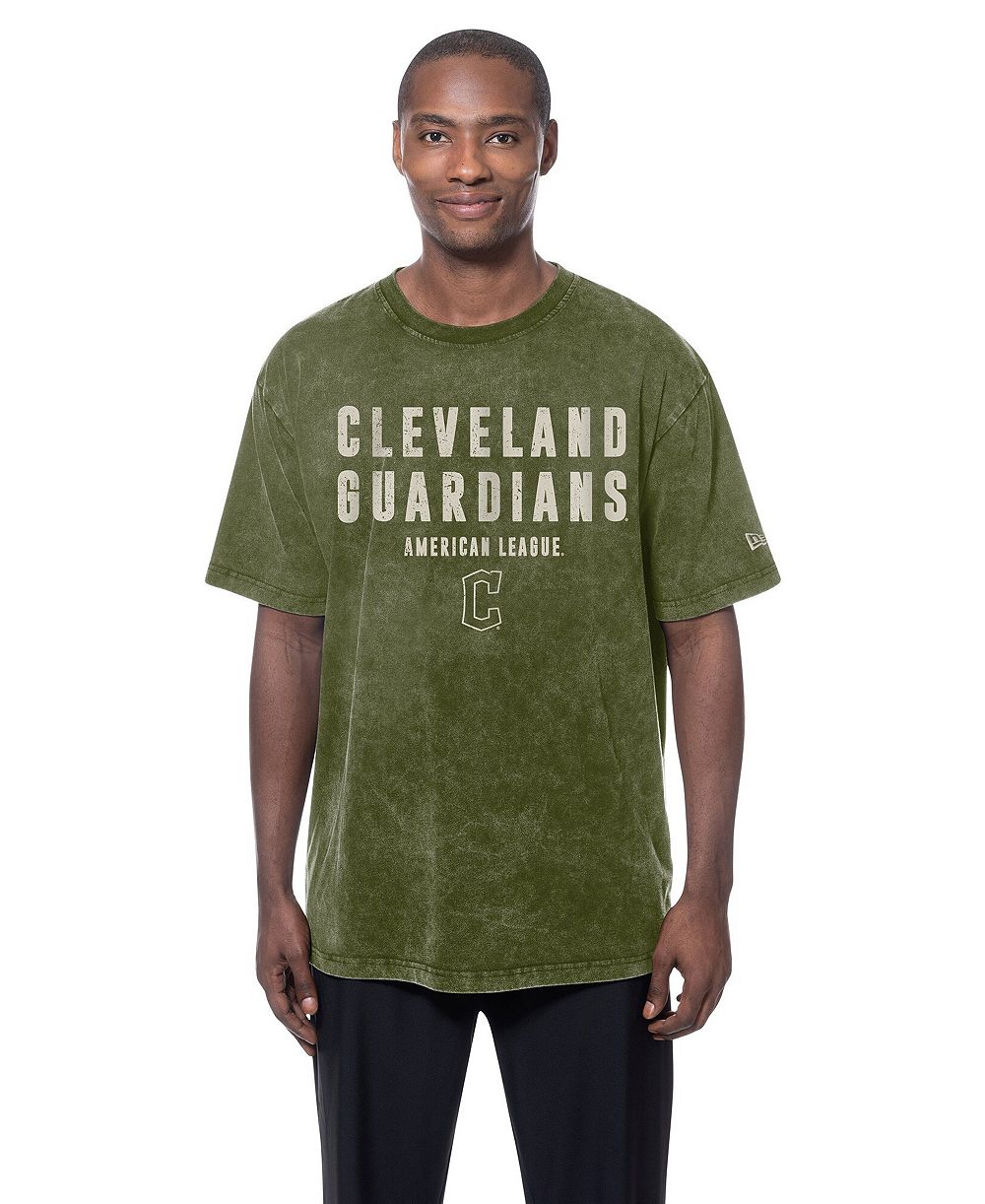 New Era Мужская футболка Cleveland Guardians 2026 Armed Forces Day, оливковая