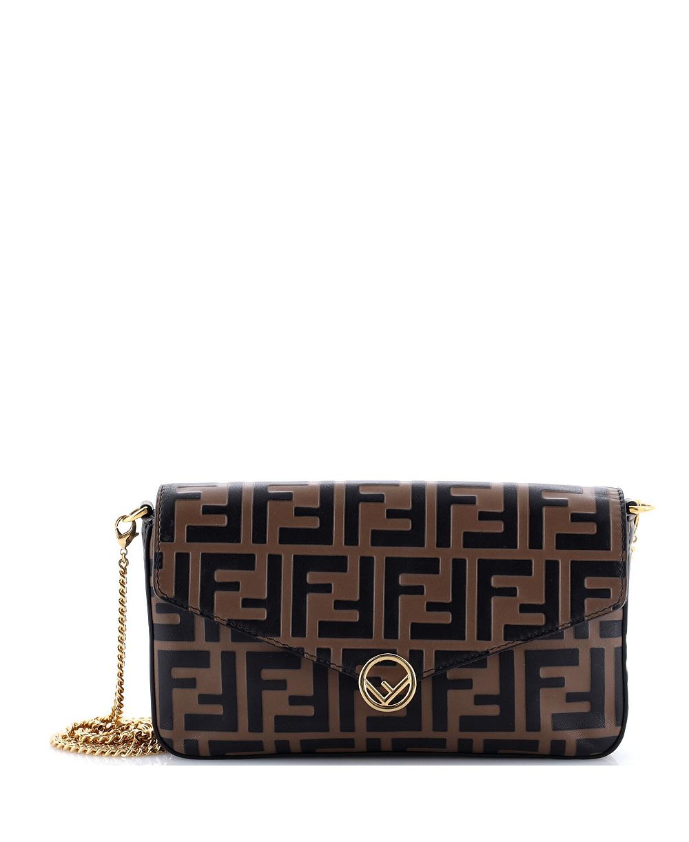 Pre-Owned Fendi клатч F is Fendi Envelope на цепочке из кожи с тиснением Zucca