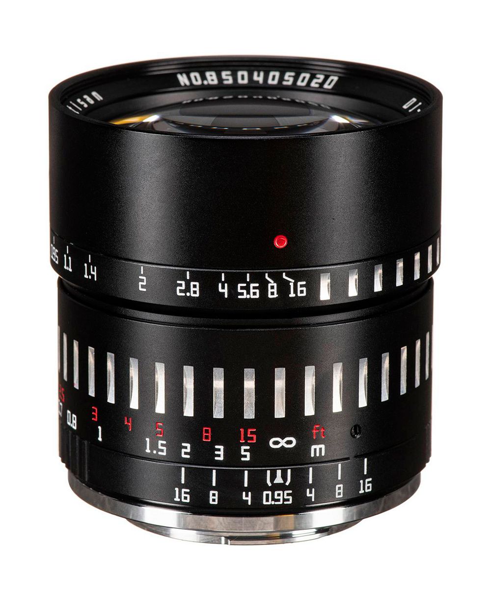Портретный объектив 50mm f/0.95 для камер APS-C