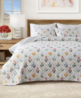 Linery & Co Floral Lattice Scalloped Quilt Set with Shams