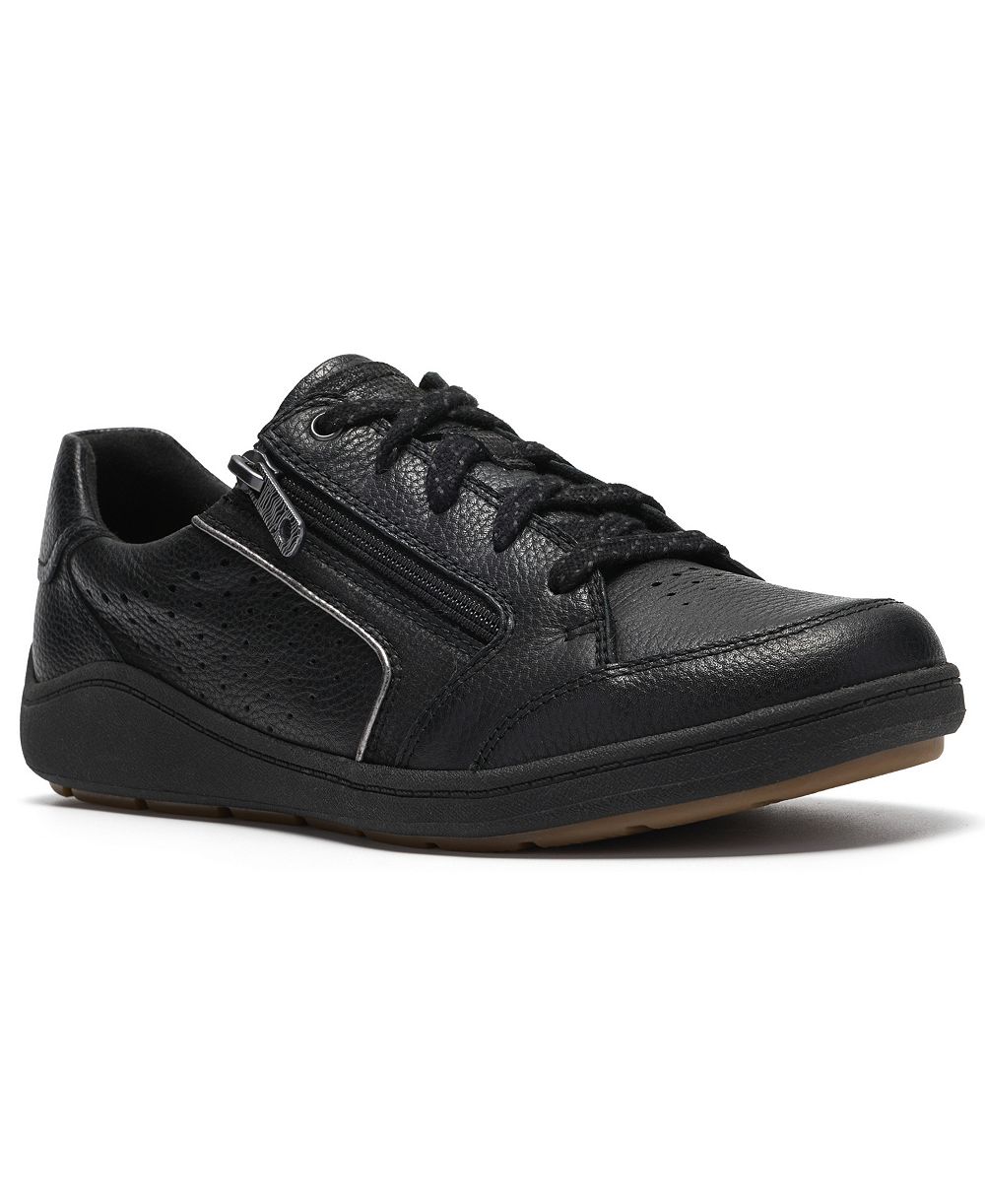 Clarks Women's Bryianne Dazz Leather Round Toe Lace-Up Sneakers