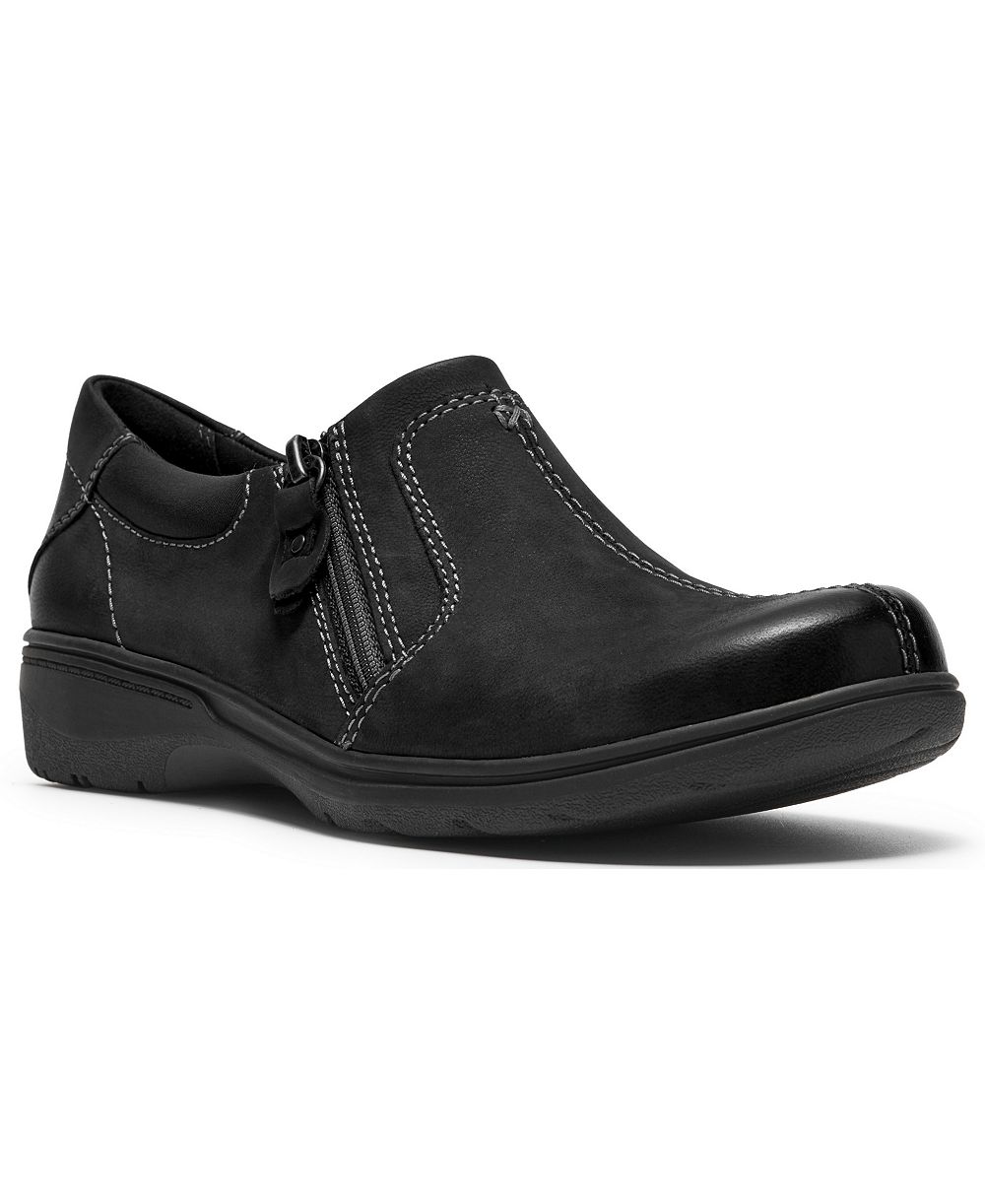 Clarks женские плоские туфли Carleigh Ease из нубука с круглым носком