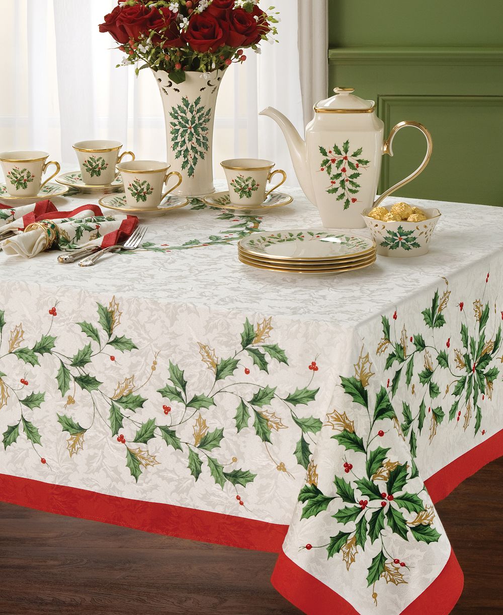 Скатерть Lenox Holiday 60" x 104"