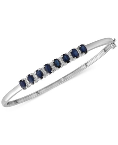 Браслет-бэнгл с изумрудом (3-1/8 ct. t.w.) и бриллиантом (1/8 ct. t.w.) из 14K золота поверх стерлингового серебра (также доступно в рубине, танзаните и сапфире)