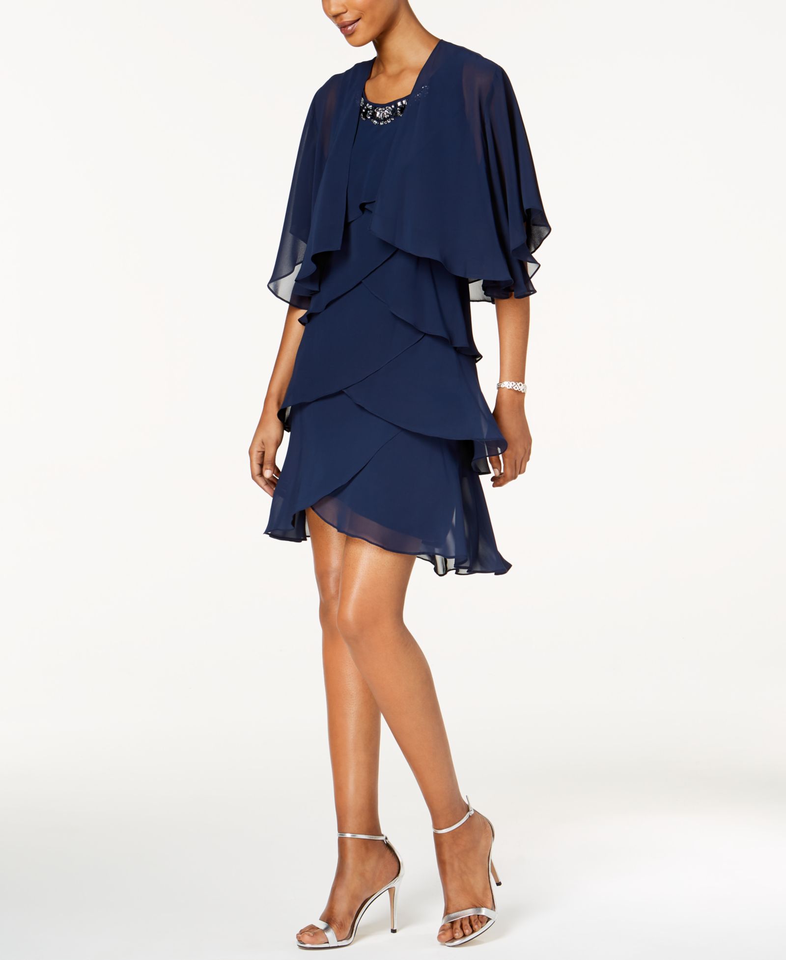 Платье с отделкой и накидкой SL Fashions Embellished Tiered Chiffon Dress & Capelet