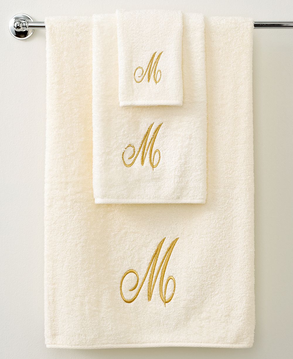 Полотенце для ванной Avanti Monogram Initial Script Ivory & Gold, 27" x 52"