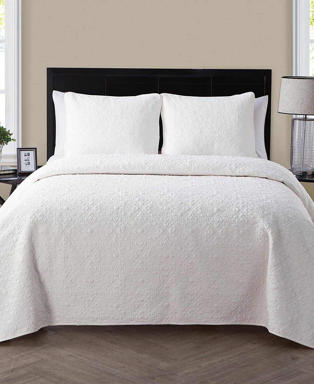 VCNY Home Caroline Embossed 2-Pc. Quilt Set, Twin