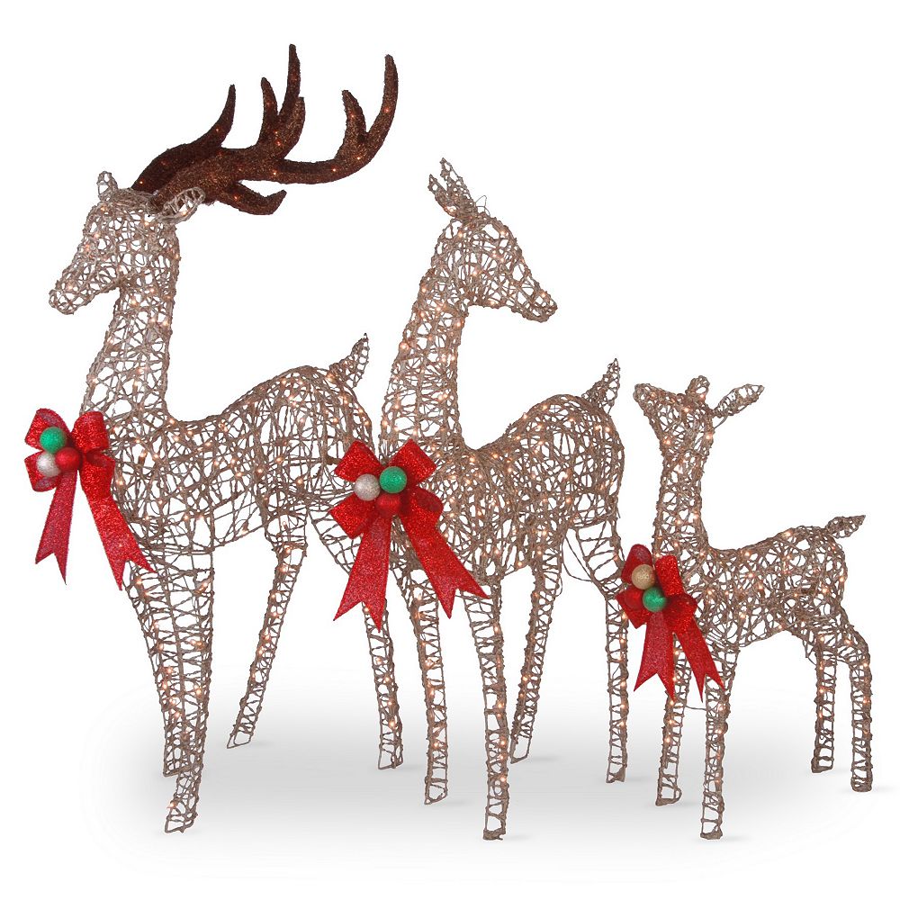 Семейство оленей National Tree Company 60", 52" & 36" Champagne Glittered с Clear Lights
