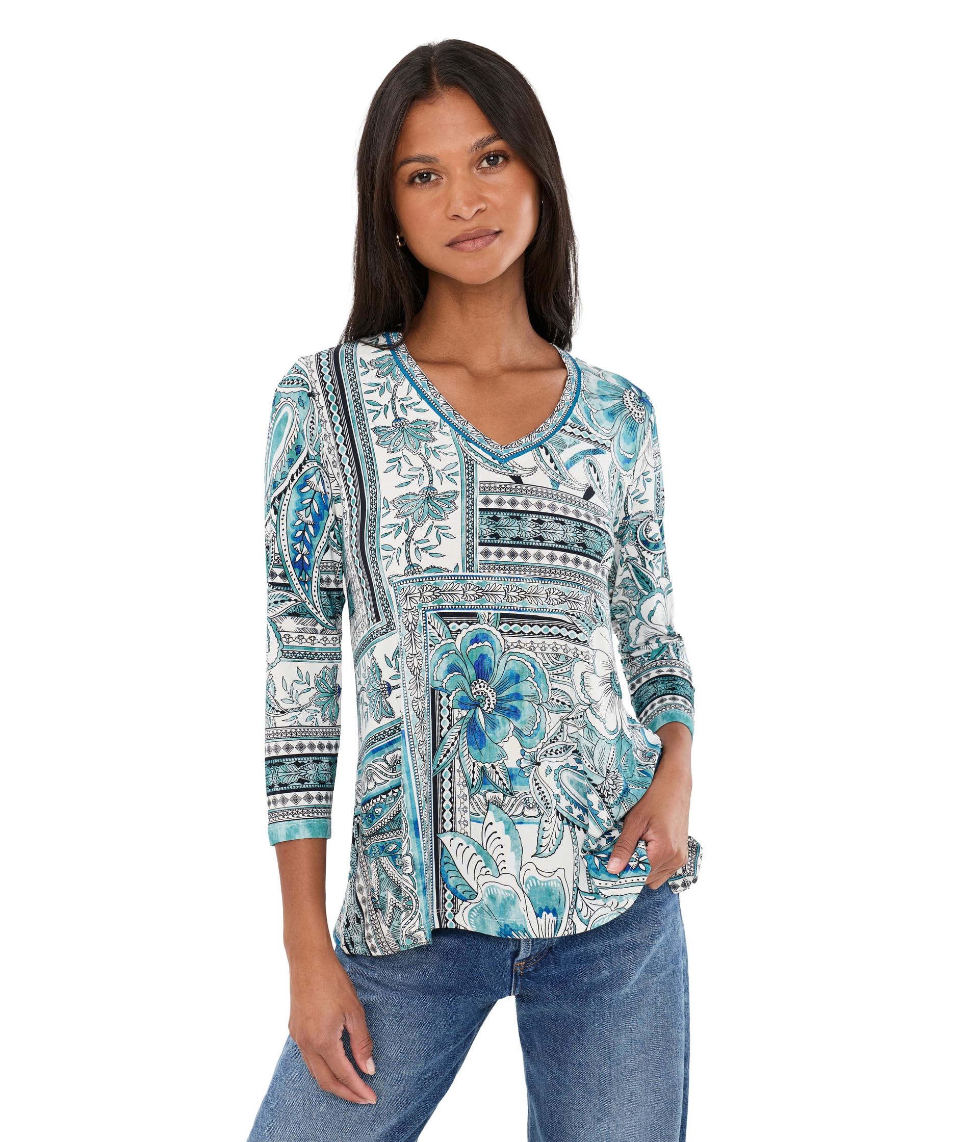 The Janie Favorite 3/4 Sleeve V-Neck Swing Tee