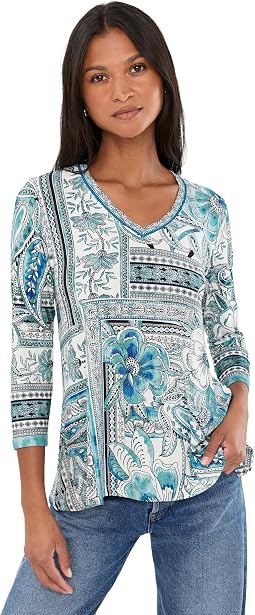 The Janie Favorite 3/4 Sleeve V-Neck Swing Tee